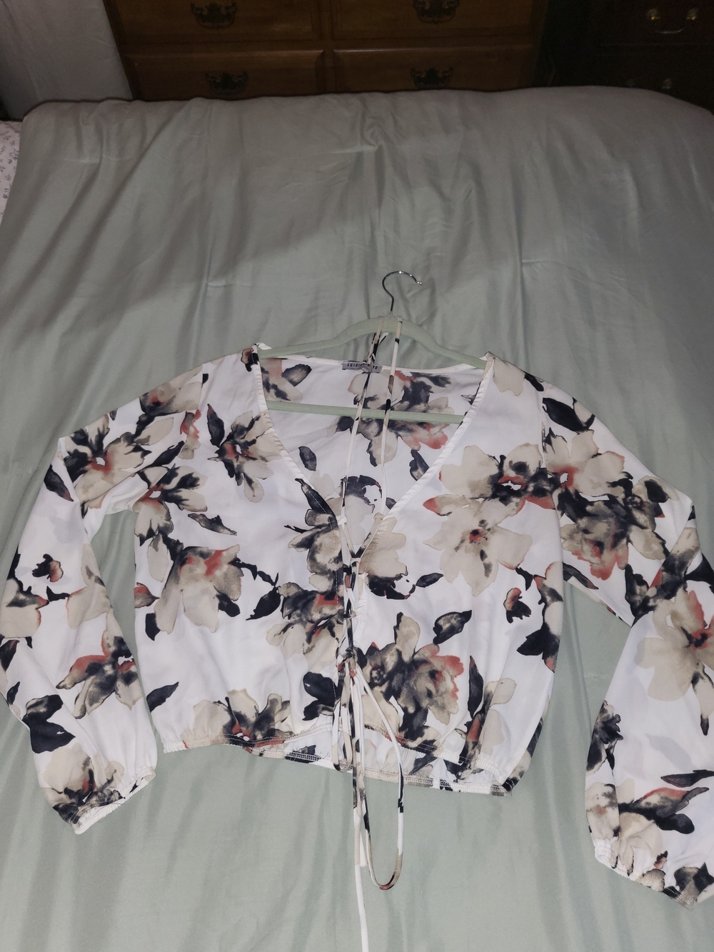 Fashion Nova White Floral Tie-Front Long Sleeve Crop Top